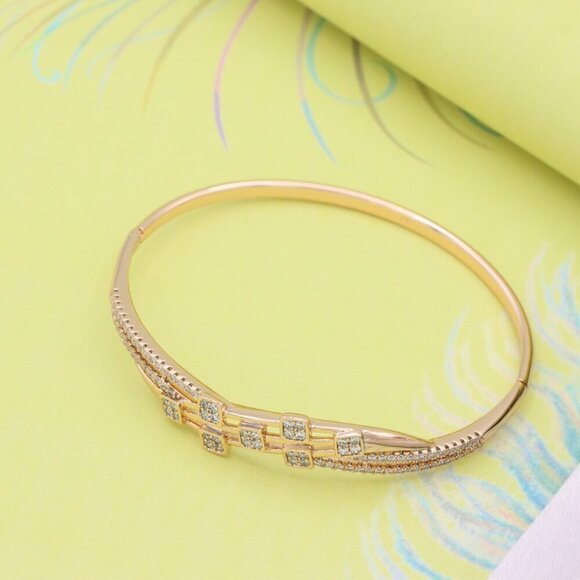 Elegant Rose Gold Bangle with Dazzling Square Crystal Detailing, XPBL0516 - Picture 3 of 12